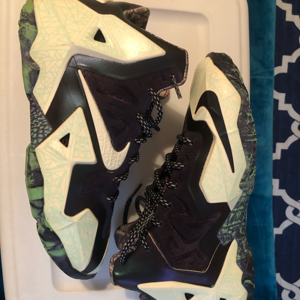 Nike LeBron 11 Black and Green Sneakers